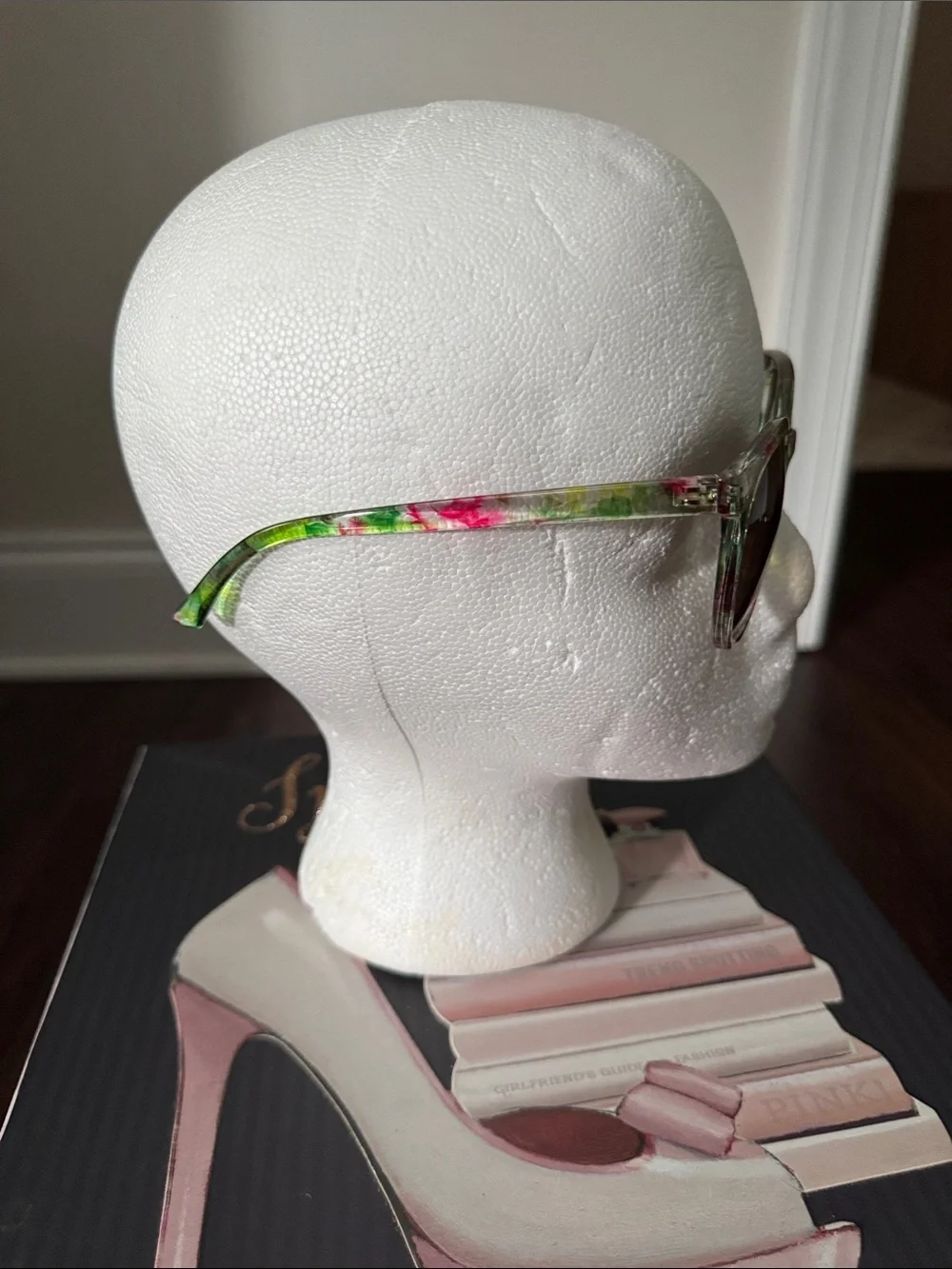 Floral Round Sunglasses - Pink Green Gradient Lenses - Picture 3 of 3
